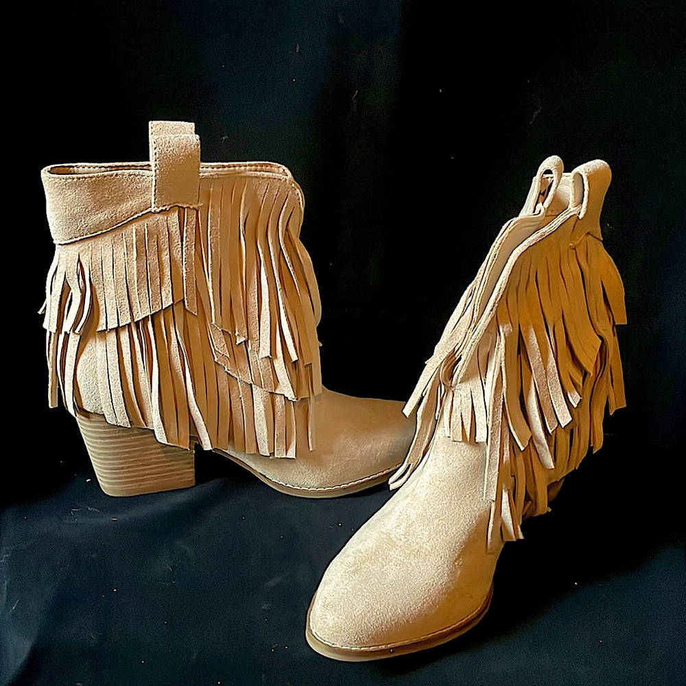 NEW IN BOX! Faux Suede Fringed Western Booties